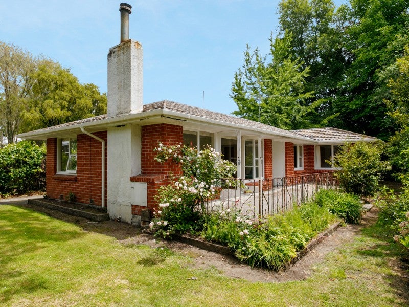 11 Taupahi Road, Tūrangi - Carousel 1