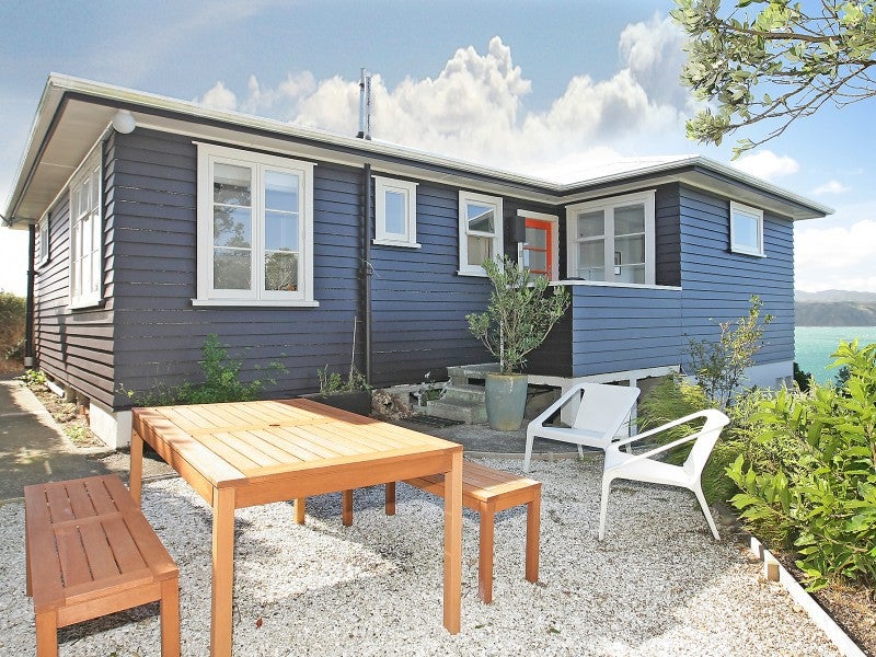 24 Tai Paku Paku Road, Karaka Bays, Wellington - Carousel 1