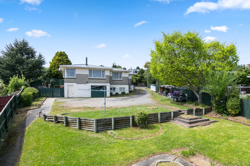 12 Bell Crescent, Concord, Dunedin - Carousel 1