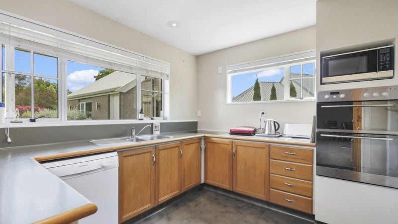 106 Regency Crescent, Redwood, Christchurch - Carousel 2