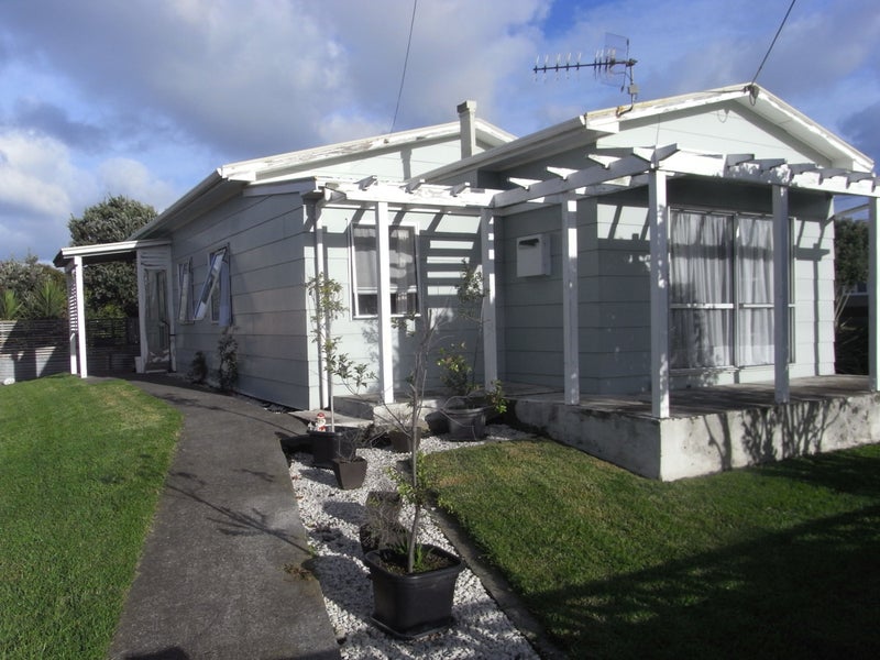 74 Manuka Street, Castlecliff, Whanganui - Carousel 1