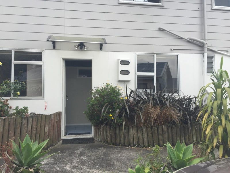 1/30 Cockayne Crescent, Sunnynook, Auckland - Carousel 1