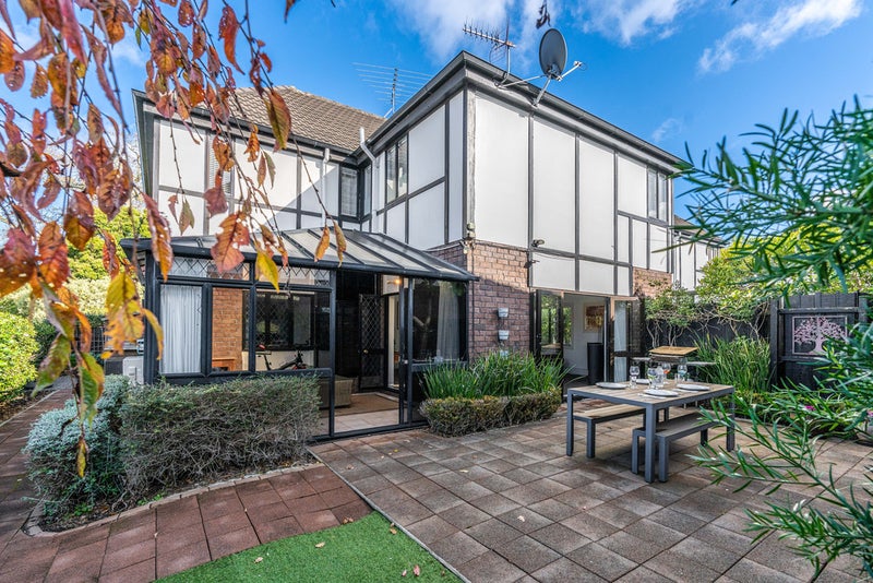 2/67 Brighton Road, Parnell, Auckland - Carousel 1