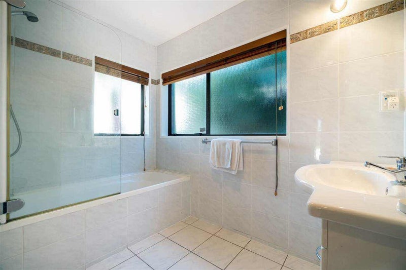 2/41 Seaview Avenue, Northcote, Auckland - Carousel 13