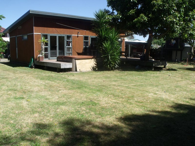 5 Memorial Park Avenue, Haumoana, Haumoana - Carousel 1