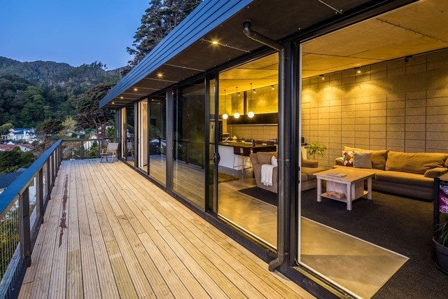 616B Marine Drive, Days Bay, Lower Hutt - Carousel 1