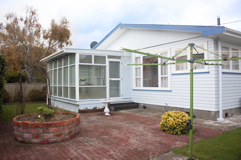 1/4 Guthrie Street, Waterloo, Lower Hutt - Carousel 1