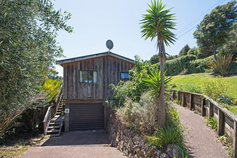 58 Erua Road, Ostend, Waiheke Island - Carousel 2