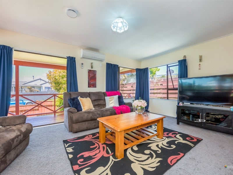 10 Drummond Crescent, Kelson, Lower Hutt - Carousel 2