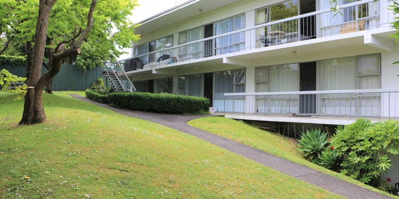 10/39 Sentinel Road, Herne Bay, Auckland - Carousel 1