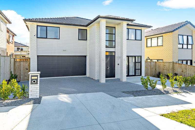 11 Carrygawley Road, Flat Bush, Auckland - Carousel 2