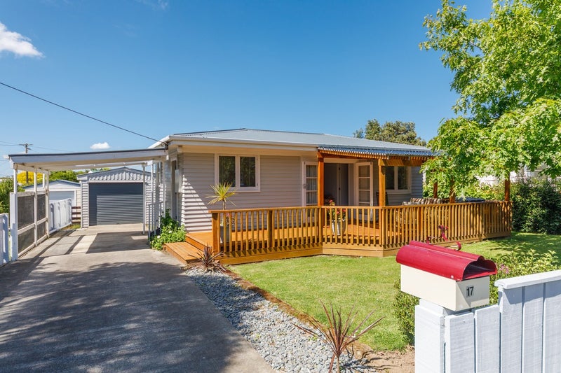 17 Flower Street, Bulls - Carousel 1