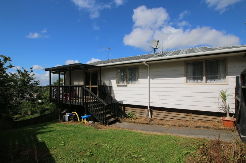 27 Aldern Road, Massey, Auckland - Carousel 1