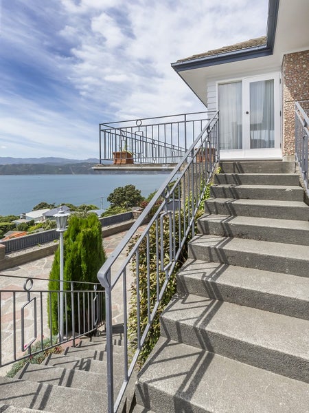 10 Tai Paku Paku Road, Karaka Bays, Wellington - Carousel 2