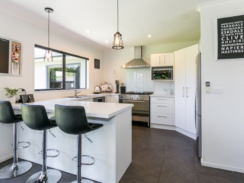 12 Jervois Road, Jervoistown, Napier - Carousel 2