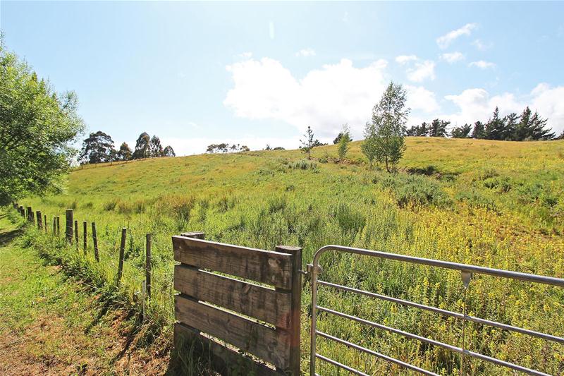 27 Maisey Road, Redwood Valley - Carousel 1