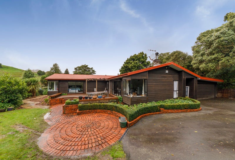 5/0 The Bush Track, Aokautere - Carousel 1