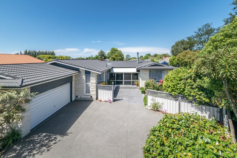 20 Mendip Place, Casebrook, Christchurch - Carousel 1