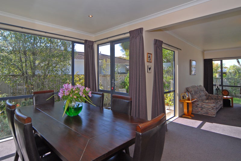 32 Lincoln Terrace, Hokowhitu, Palmerston North - Carousel 2