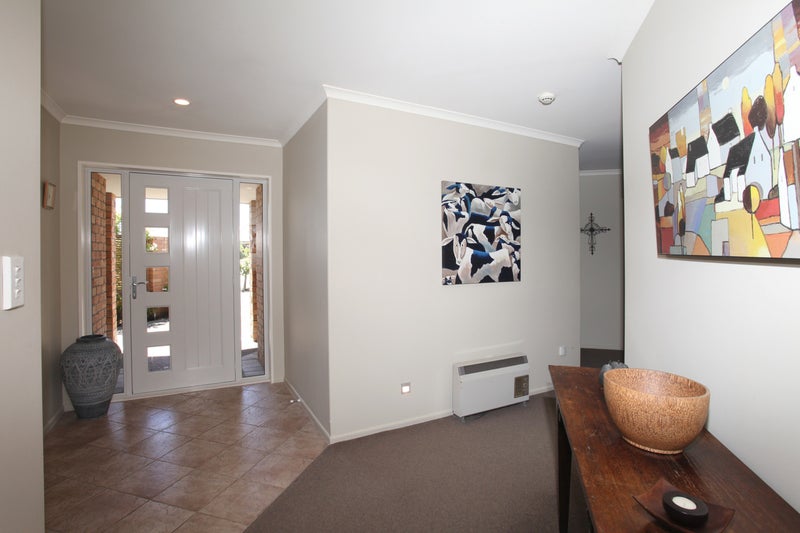 2 Springside Place, Redwood, Christchurch - Carousel 2