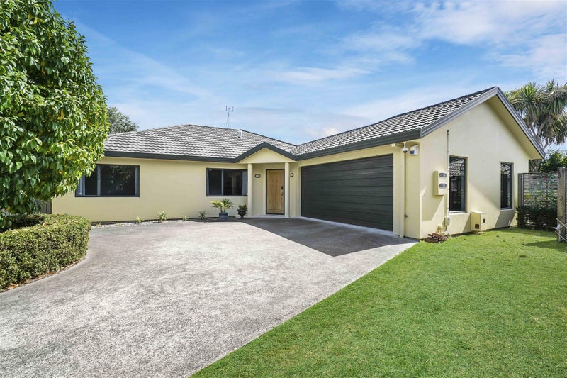 13 Buckingham Place, Rototuna North, Hamilton - Carousel 1