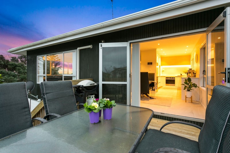 2/37 Shanaway Rise, Hillcrest, Auckland - Carousel 2