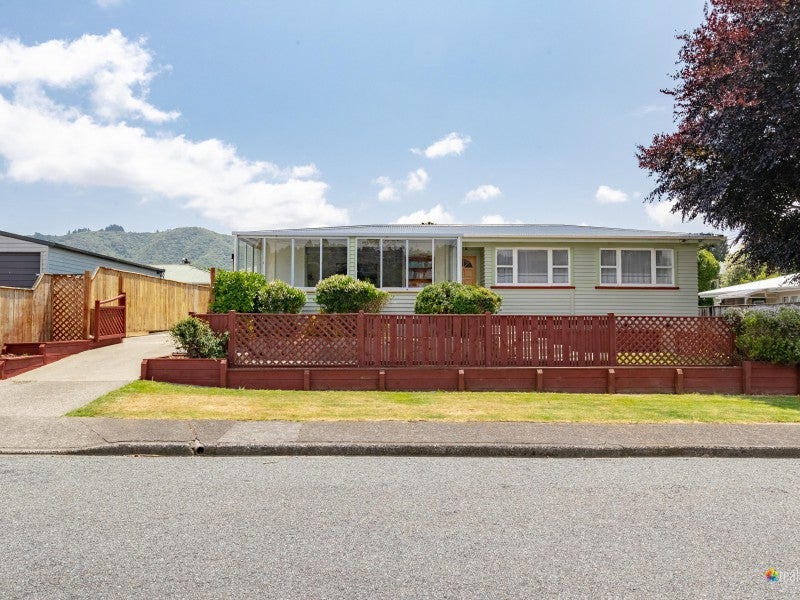 3 Benge Crescent, Clouston Park, Upper Hutt - Carousel 2