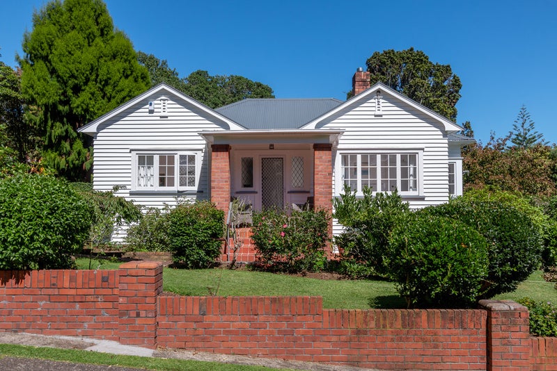 13 Stilwell Road, Mount Albert, Auckland - Carousel 2