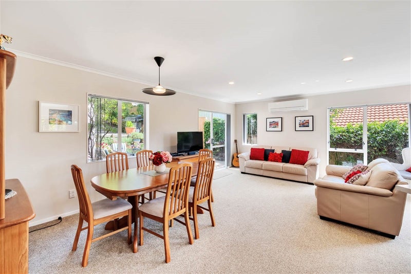 9 Phoebe Meikle Place, Torbay, Auckland - Carousel 2