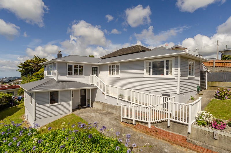 22 Ruskin Road, Newlands, Wellington - Carousel 1