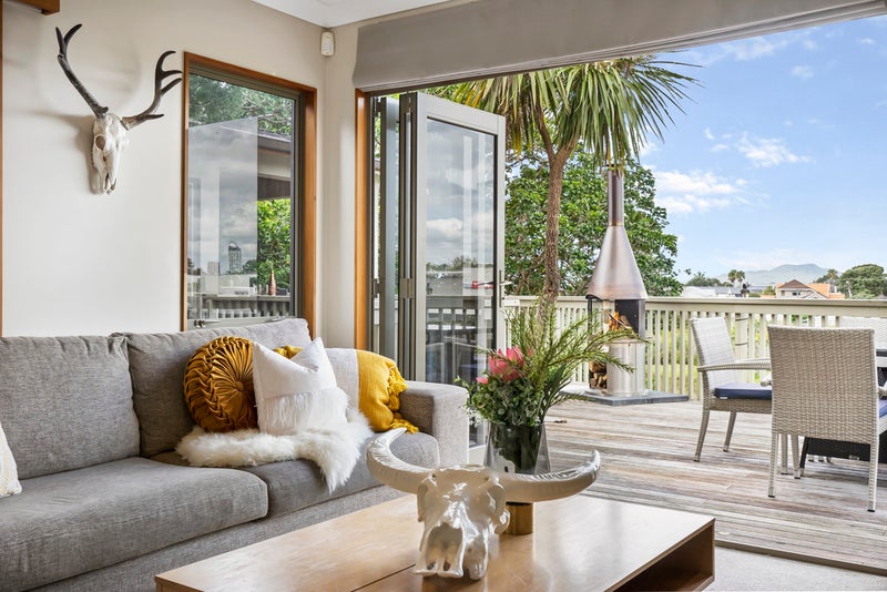 3/3 Prospect Terrace, Milford, Auckland - Carousel 1
