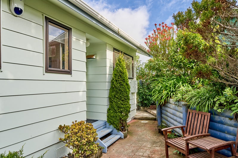27 Humphreys Grove, Titahi Bay, Porirua - Carousel 2