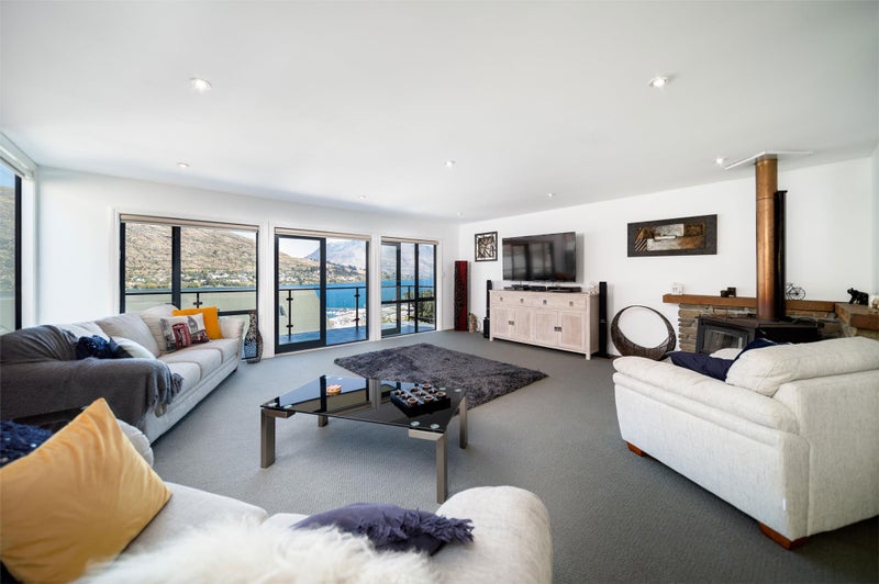 2/6 Marina Drive, Frankton, Queenstown - Carousel 1
