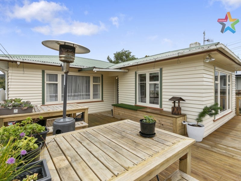 17 Frederick Street, Wainuiomata, Lower Hutt - Carousel 1