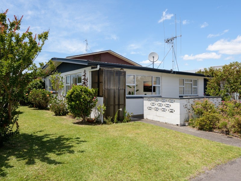 92 Ngatai Road, Otūmoetai, Tauranga - Carousel 1