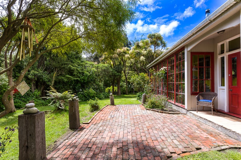 6 Holm Avenue, Broad Bay, Dunedin - Carousel 2