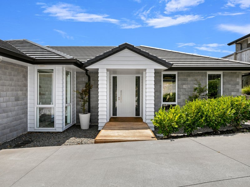 22 Ballintoy Park Drive, Welcome Bay, Tauranga - Carousel 1