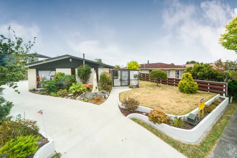 18 Cecil Place, Cloverlea, Palmerston North - Carousel 1