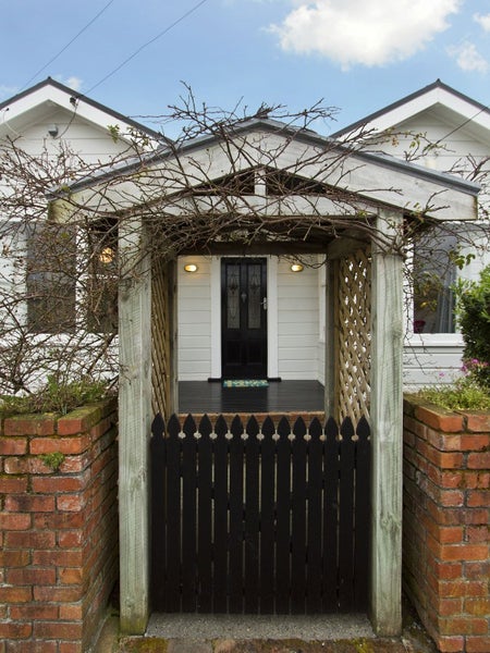 3 Atiawa Street, Petone, Lower Hutt - Carousel 2