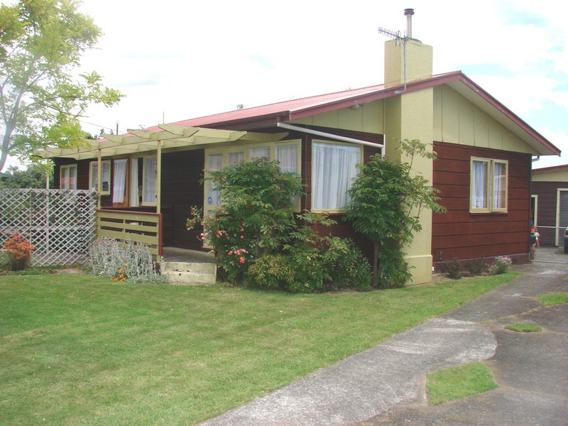 8 Shetland Place, Westbrook, Palmerston North - Carousel 1