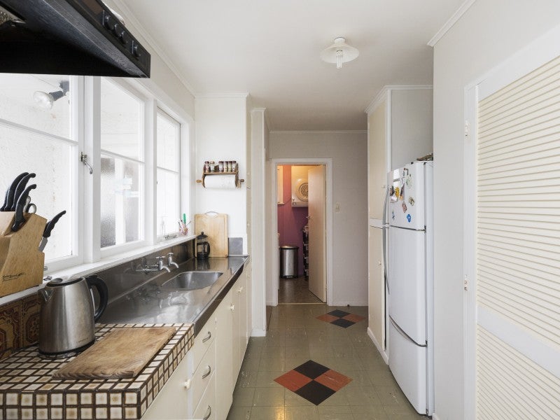 11 Peters Avenue, Cloverlea, Palmerston North - Carousel 2