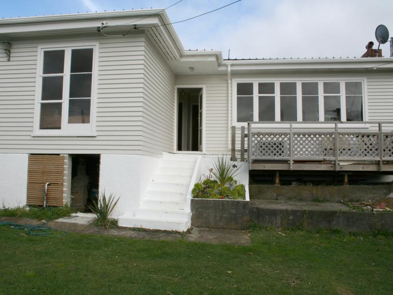 1/131 Normandale Road, Normandale, Lower Hutt - Carousel 1