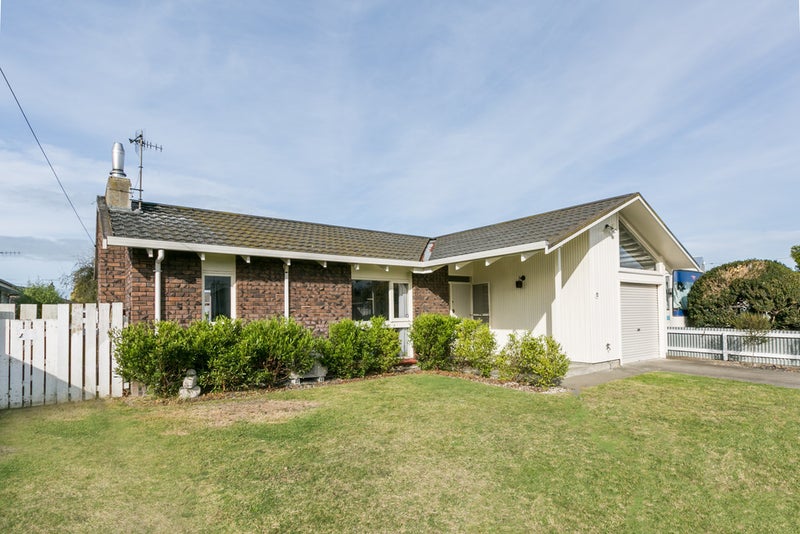 32 Oldham Avenue, Onekawa, Napier - Carousel 1