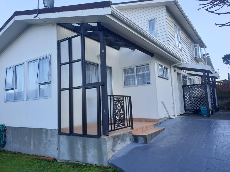 24 Arahanga Grove, Maupuia, Wellington - Carousel 1