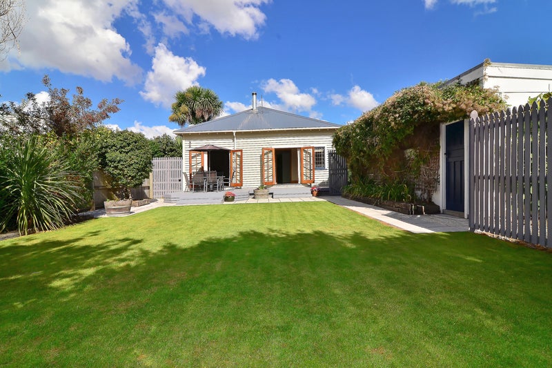 49 Malcolm Avenue, Beckenham, Christchurch - Carousel 2