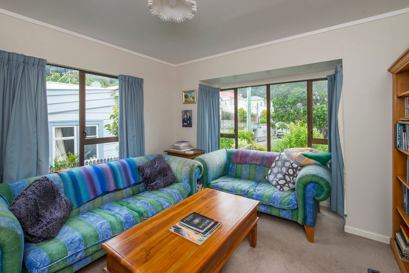 4/5 Scarborough Terrace, Mount Victoria, Wellington - Carousel 2