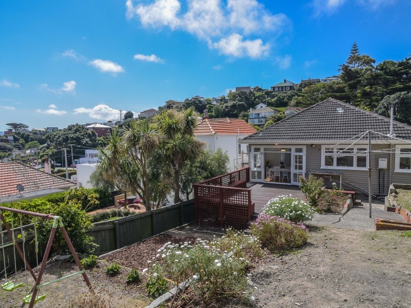 572 Broadway, Strathmore Park, Wellington - Carousel 2