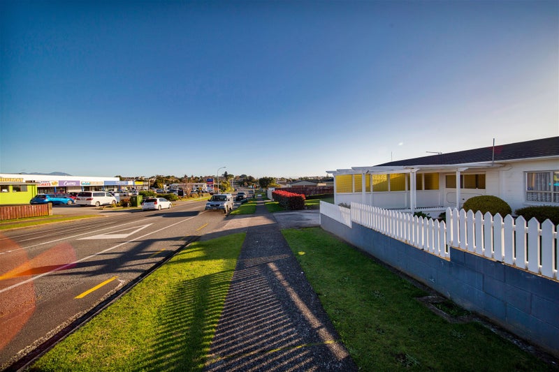201 Parklands Avenue, Bell Block, New Plymouth - Carousel 13