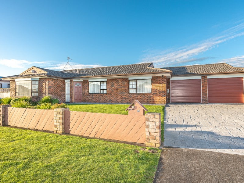 28 Exeter Crescent, Springvale, Whanganui - Carousel 1