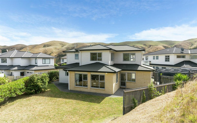 11 Didsbury Grove, Churton Park, Wellington - Carousel 1